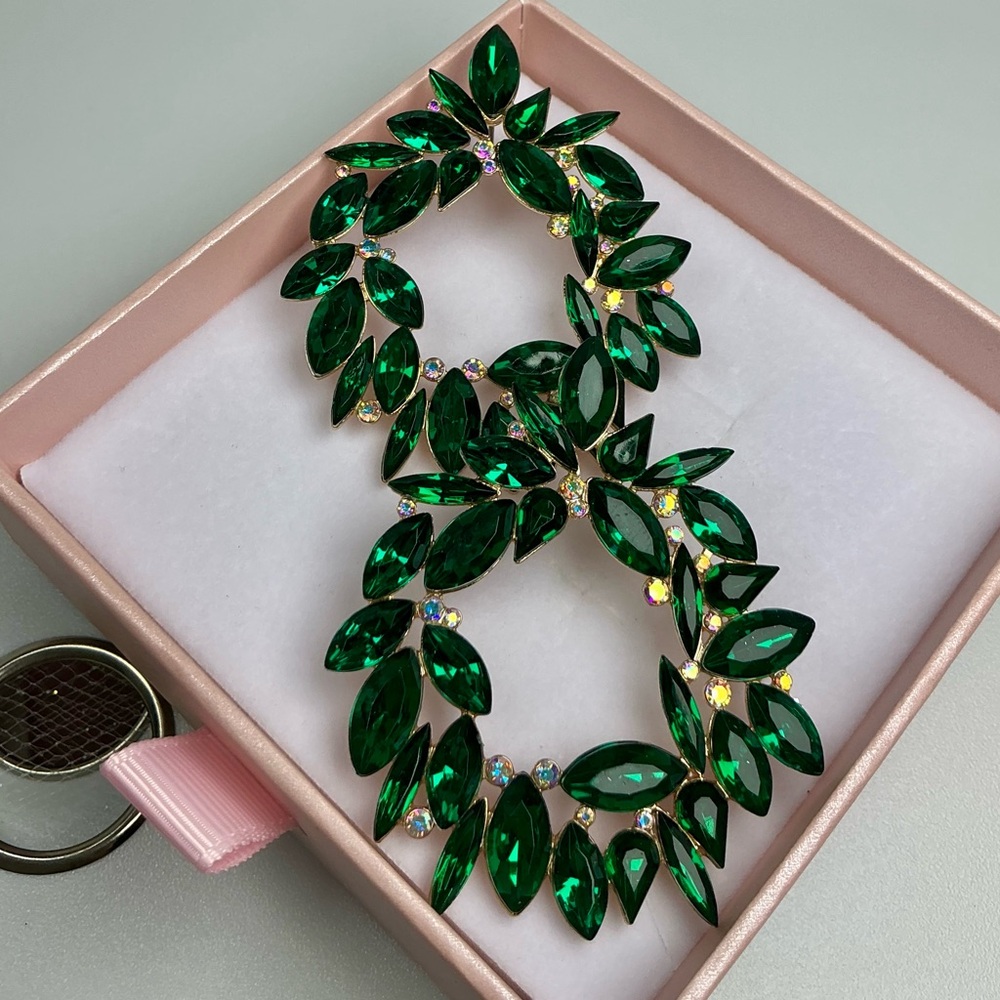 💚Gold Tone Emerald Green Crystal Wreath Statement Earrings